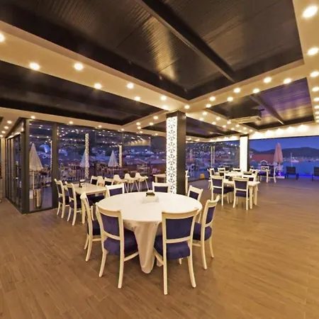 The Mara Palace מלון